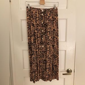 wilfred (aritzia) cheetah pattern midi skirt